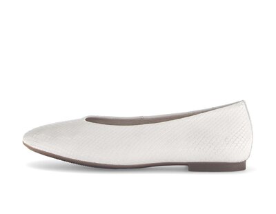 Ballerina elegante crema