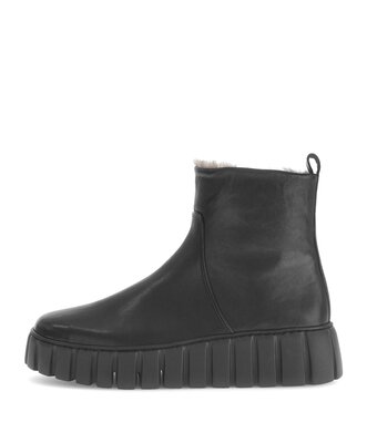 Plateau Stiefelette schwarz