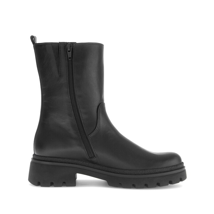 Sportliche Stiefelette schwarz #1