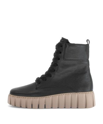 Platform ankle boot black