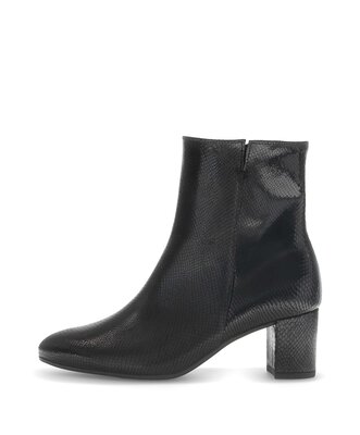 Elegant ankle boot black