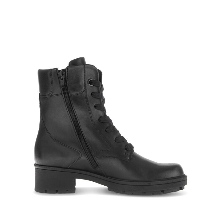 Stivaletto stringato nero #1