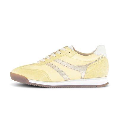 Low sneaker yellow