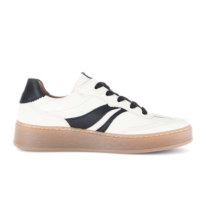 Sneaker low creme #1