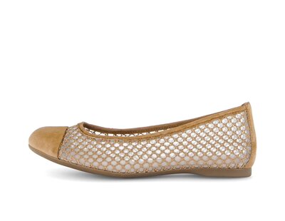 Ballerina elegante marrone