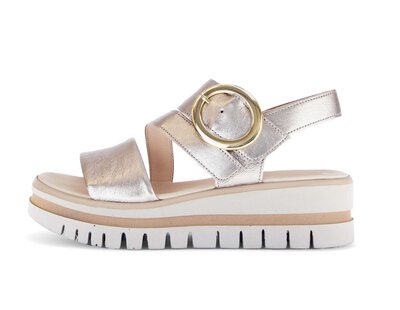 Sandalo con plateau oro