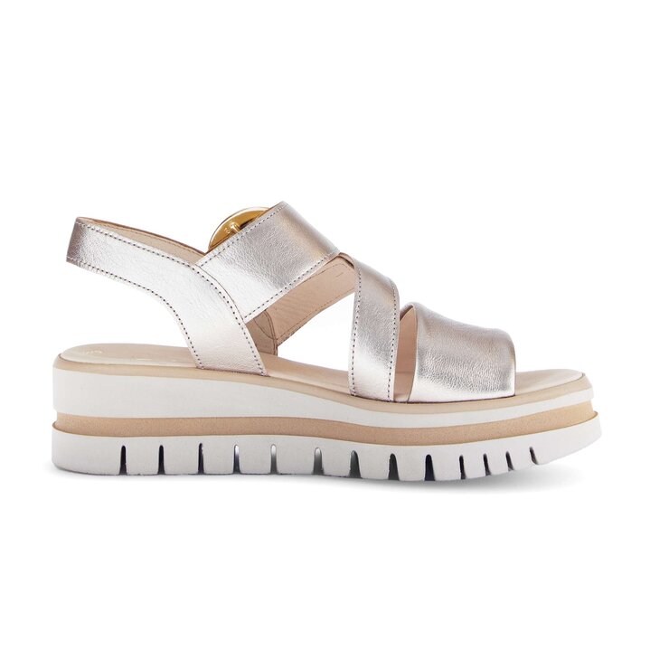 Sandalo con plateau oro #1