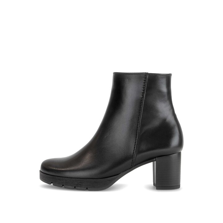 Stivaletto con plateau nero #0