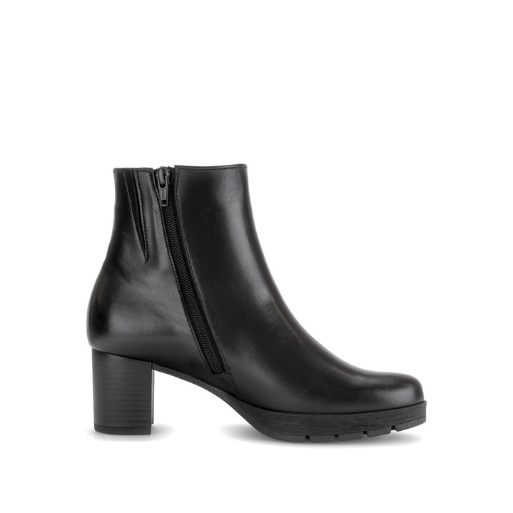 Stivaletto con plateau nero #1