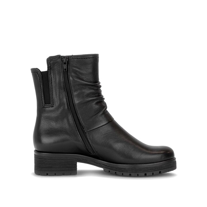 Sportliche Stiefelette schwarz #1