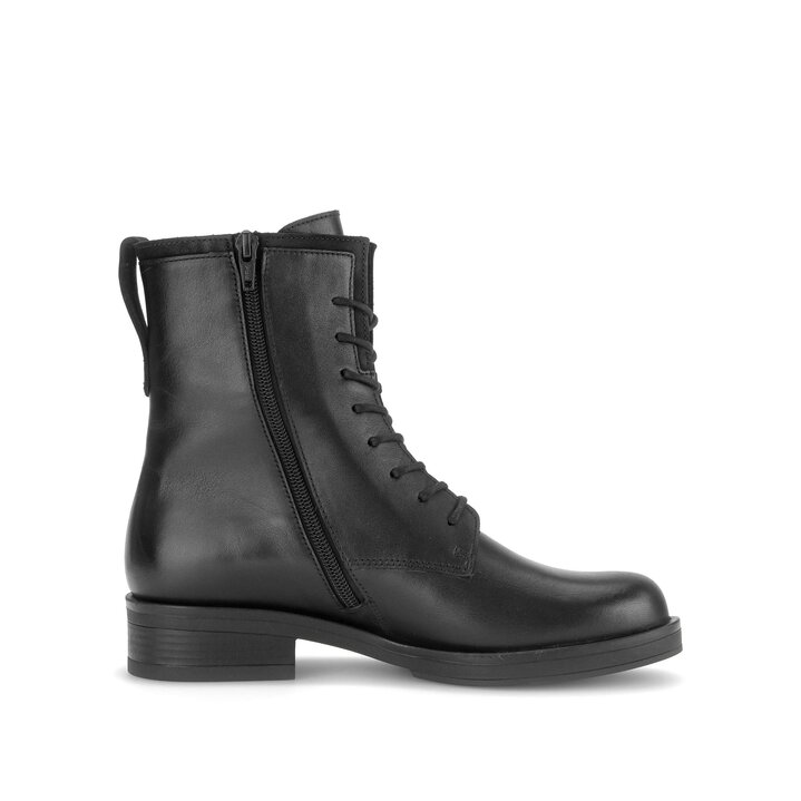 Stivaletto stringato nero #1