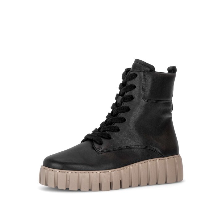 Stivaletto con plateau nero #2