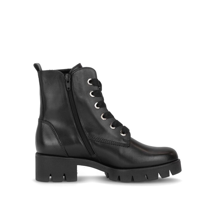 Stivaletto stringato nero #1