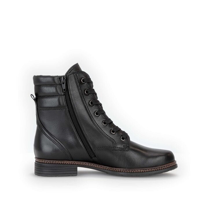 Stivaletto stringato nero #1