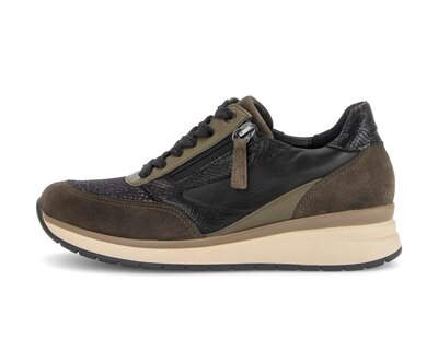 Lage sneaker bruin