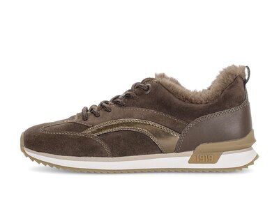 Lage sneaker bruin