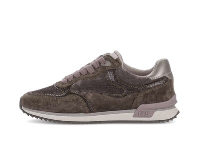 Lage sneaker bruin