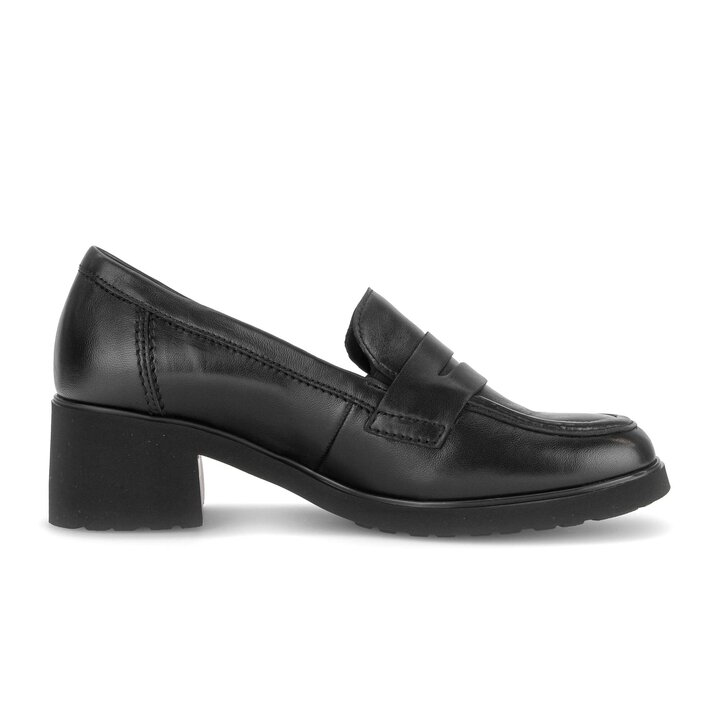 Mocassini con tacco nero #1