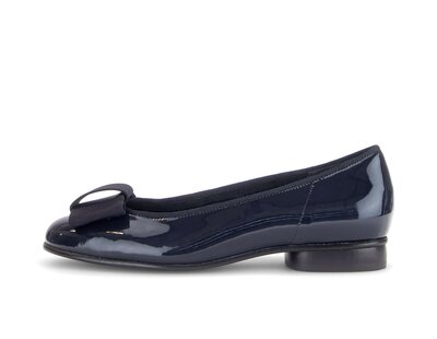 Ballerina elegante blu