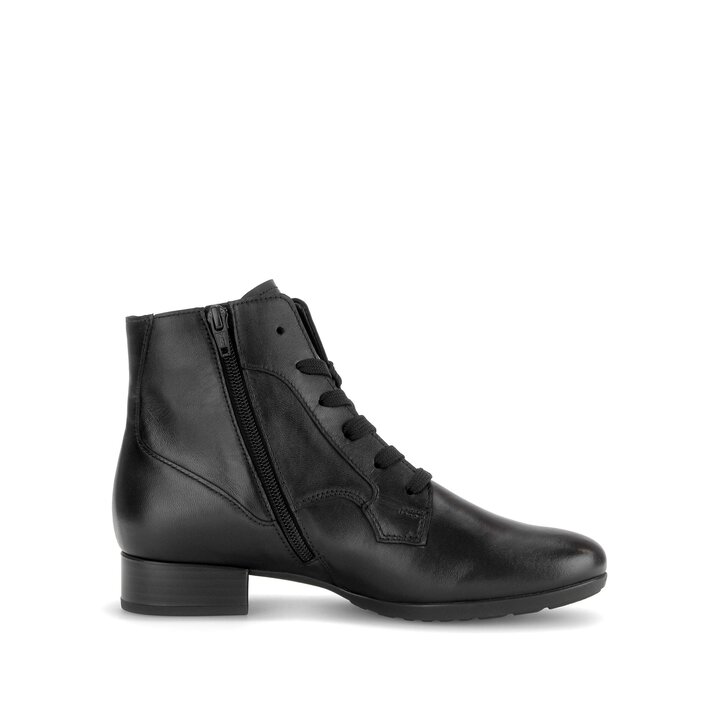 Stivaletto stringato nero #1