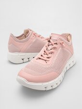 Gabor Damenschuhe | Zwei rosafarbene Sneaker mit weißer, flexibler Sohle, einer nach vorne gerichtet, einer leicht nach hinten versetzt - Frühjahr/Sommer 2026 | © Gabor Shoes GmbH, Rosenheim