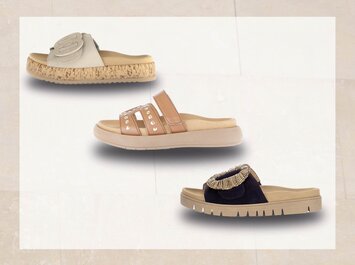 Tre damtofflor visas mot ljus bakgrund: överst en beige sandal med flätad sula, i mitten en brun sandal med nitar och nederst en mörkblå sandal med dekorativ rem. | © Gabor Shoes GmbH, Tyskland