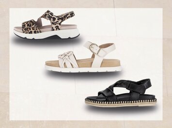 Tre damsandaler syns: överst en sportig sandal med leopardmönster, i mitten en ljus sandal med flätade remmar och guldfärgat spänne, nederst en svart sandal med breda korslagda remmar och ljus sula. | © Gabor Shoes GmbH, Tyskland