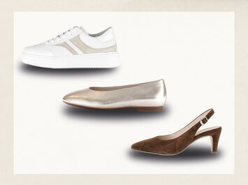 Tre damskor är placerade på rad mot ljus bakgrund: uppe till vänster en vit sneaker med beige ränder, i mitten en platt, silverfärgad ballerina, nere till höger en brun slingpumps med medelhög klack. | © Gabor Shoes GmbH, Tyskland