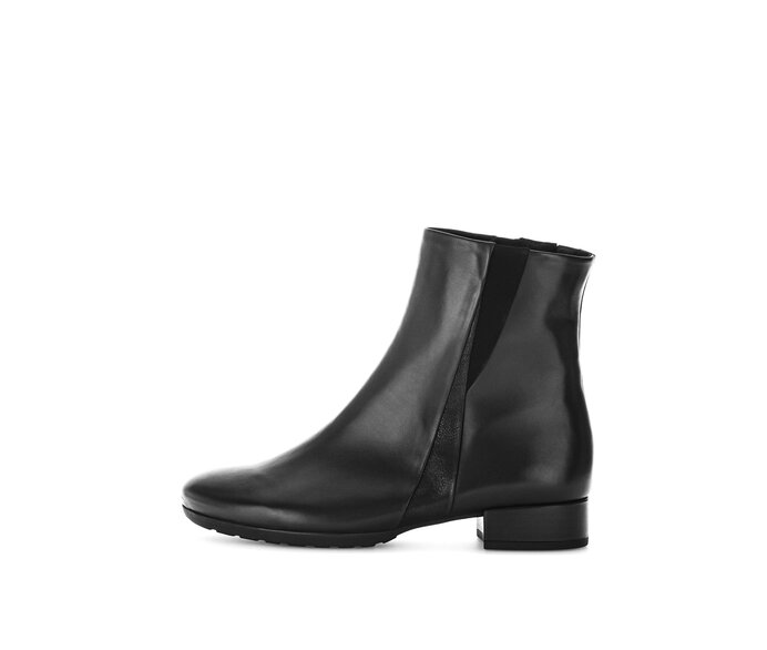 Sportliche Stiefelette schwarz #0