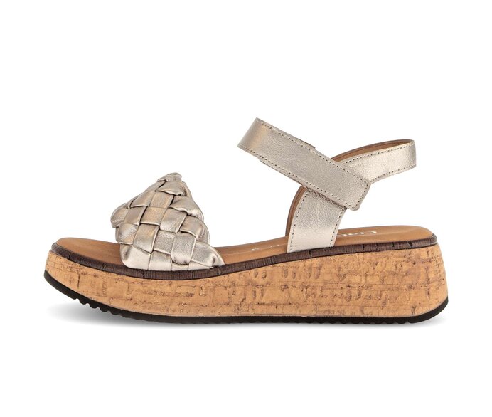 Sandale met plateauzool goud #0
