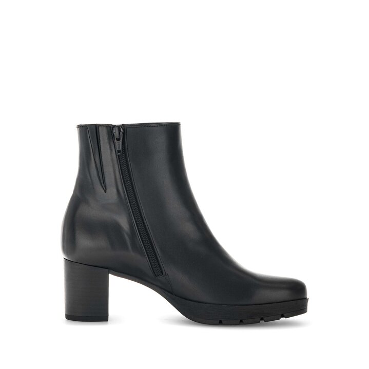 Plateau Stiefelette schwarz #1