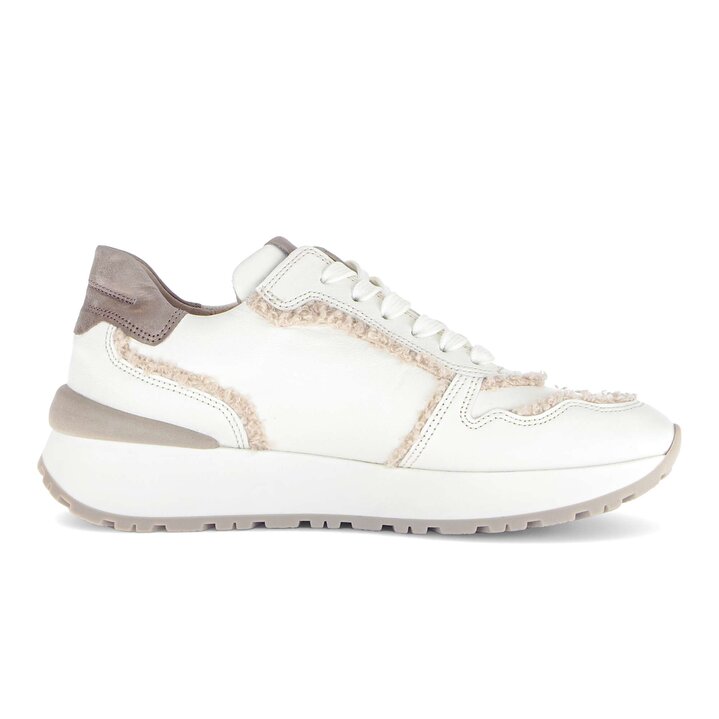 Sneaker low creme #1