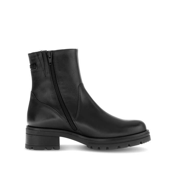 Sportliche Stiefelette schwarz #1