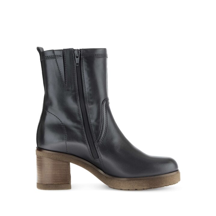 Plateau Stiefelette schwarz #1