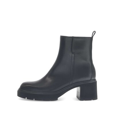 Plateau Stiefelette schwarz