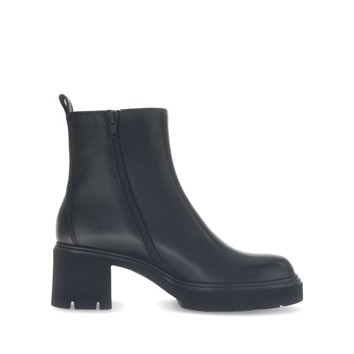 Plateau Stiefelette schwarz #1