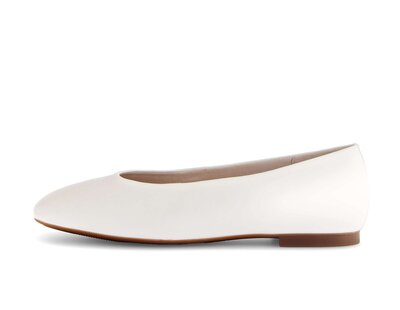 Ballerina elegante crema