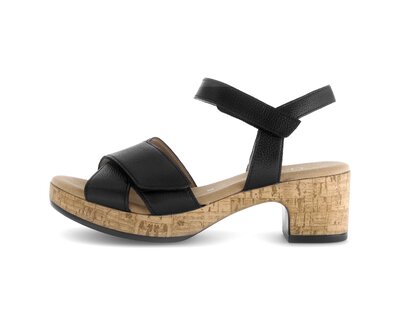 Sandalo con plateau nero