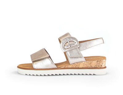 Sandalo con plateau oro