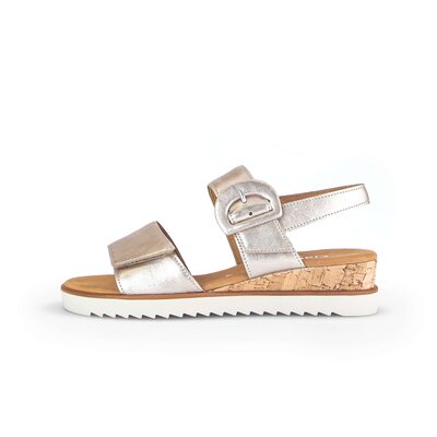 Sandalo con plateau oro