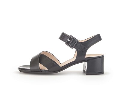 Sandalo con cinturino nero