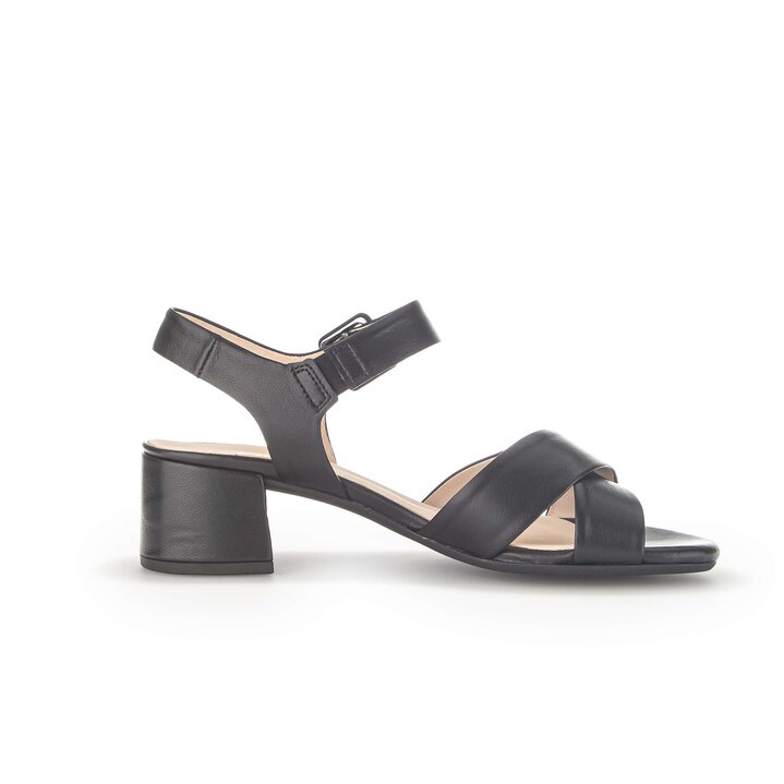 Riemchensandale schwarz #1
