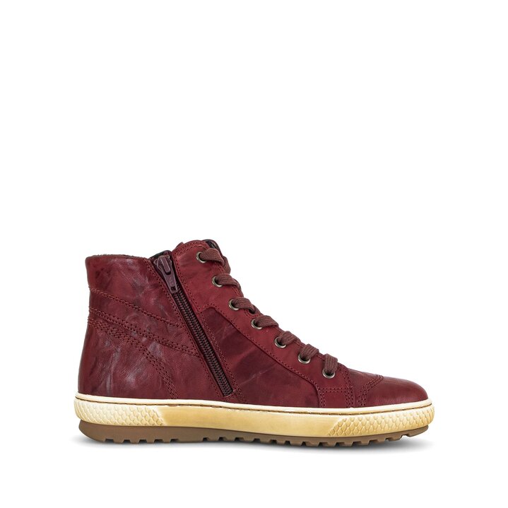 Sneaker high rot #1