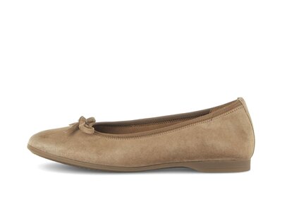 Ballerina elegante marrone