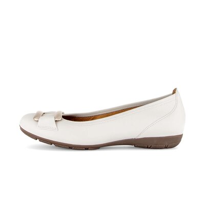 Sportiga ballerinor creme