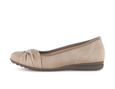 Sportliche Ballerina beige