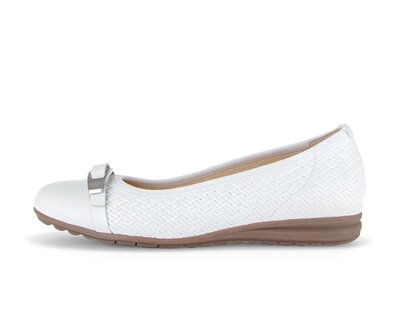 Ballerina elegante bianco