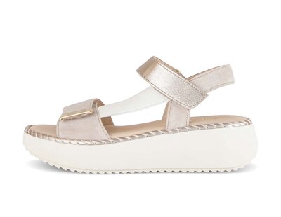 Sandale met plateauzool beige