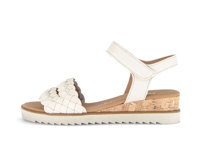 Sandaleno met sleehak crème