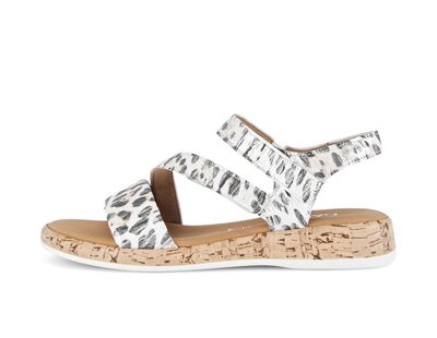 Sandal met riempjes wit